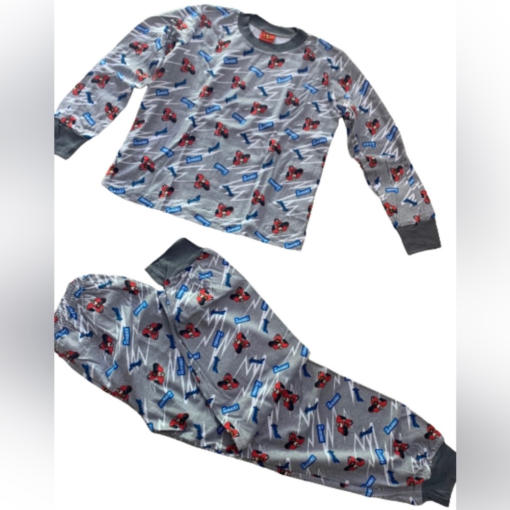 New Mr. Incredible sleepwear size 10 boys
